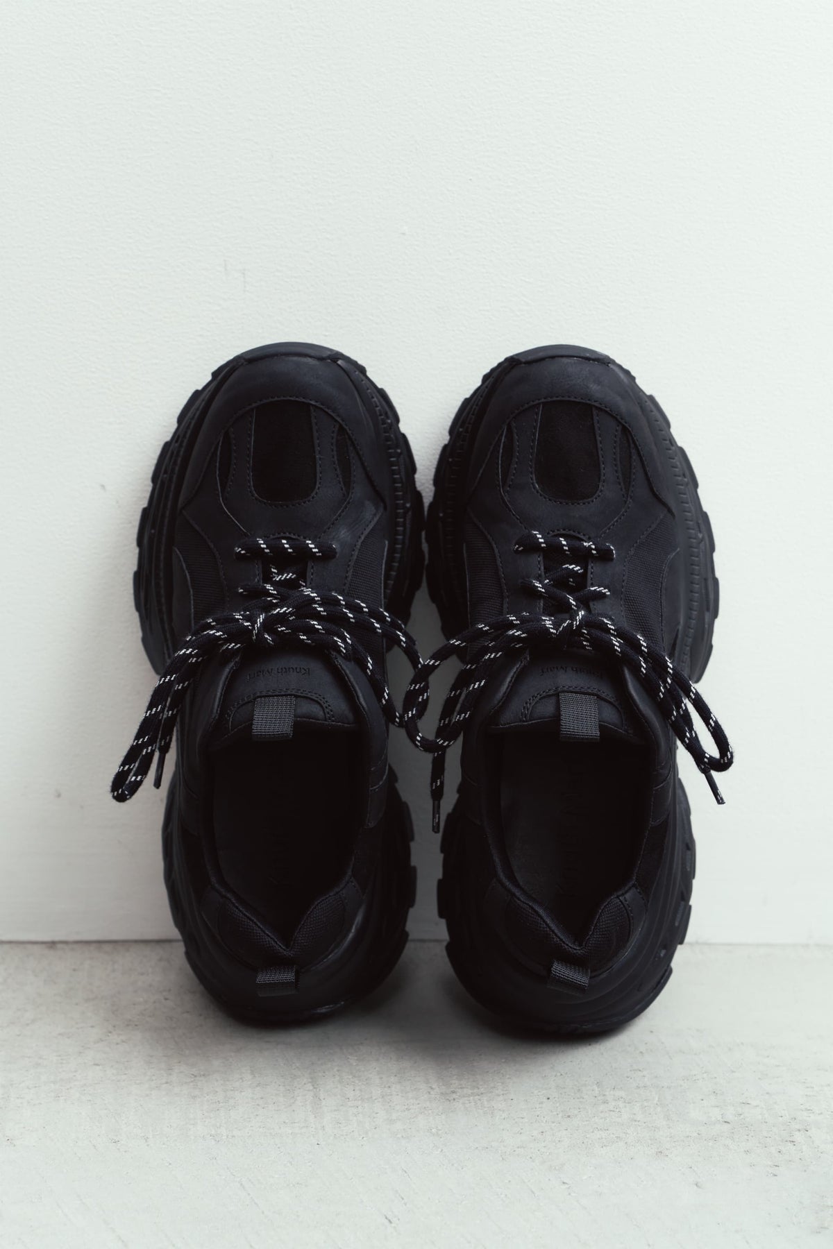 orbit sneaker/black