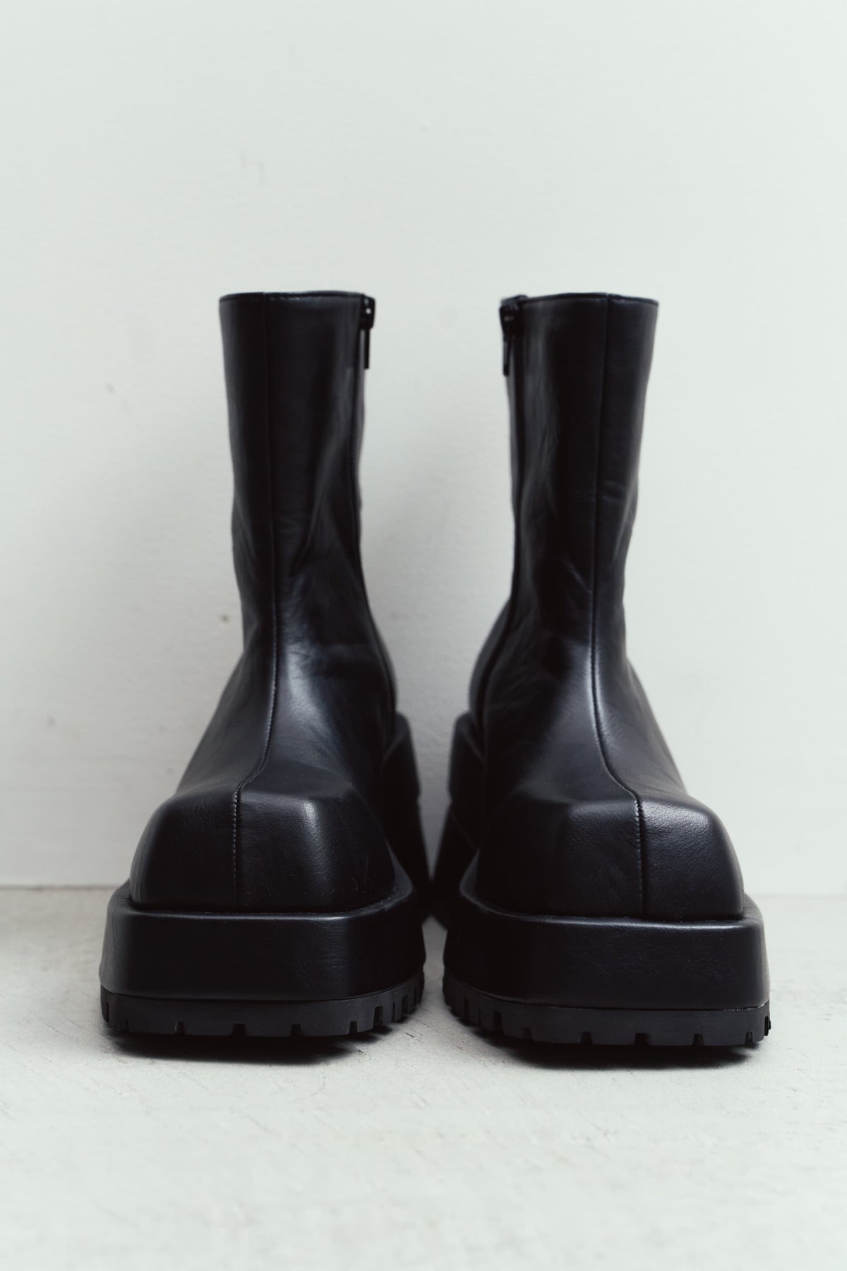 volume square boots/2color