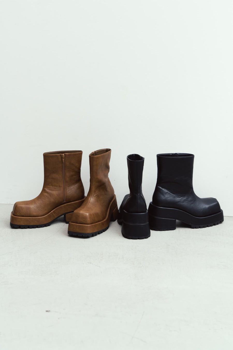 volume square boots/2color