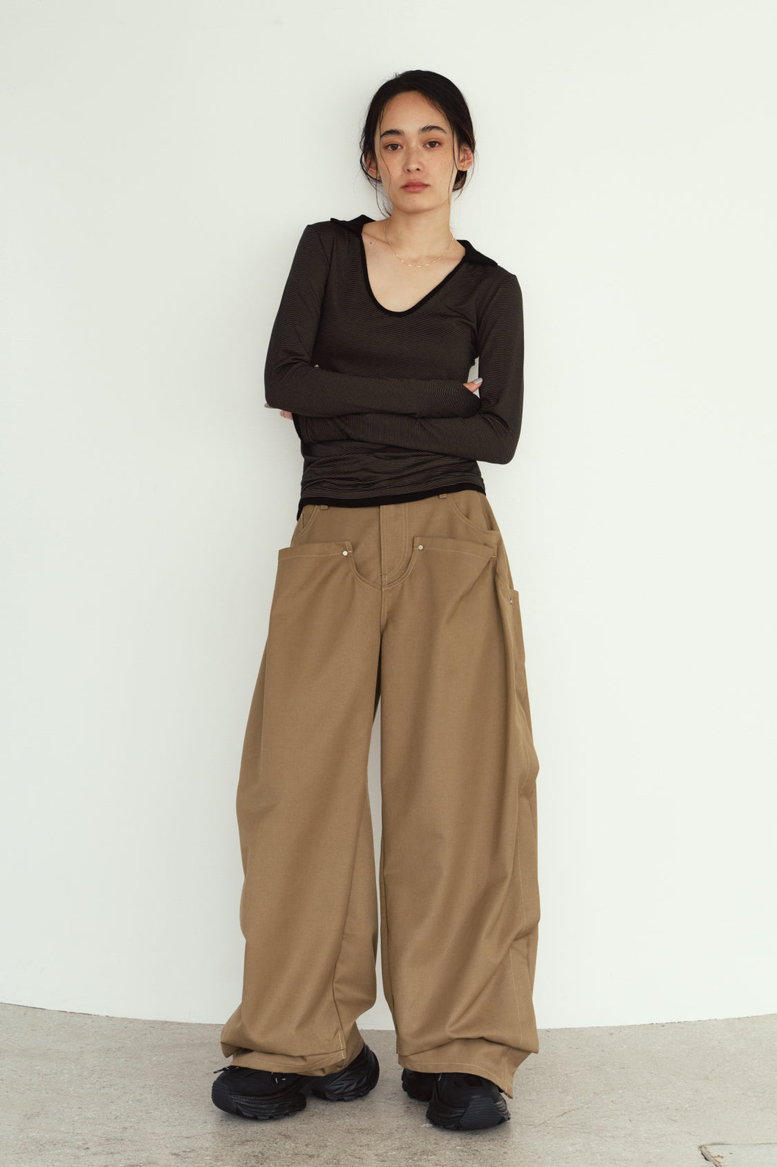 u-neck slim top/black