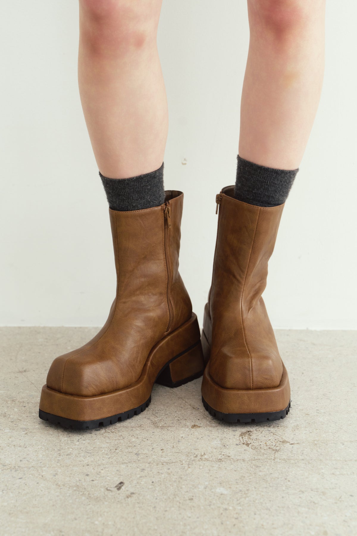 volume square boots/2color