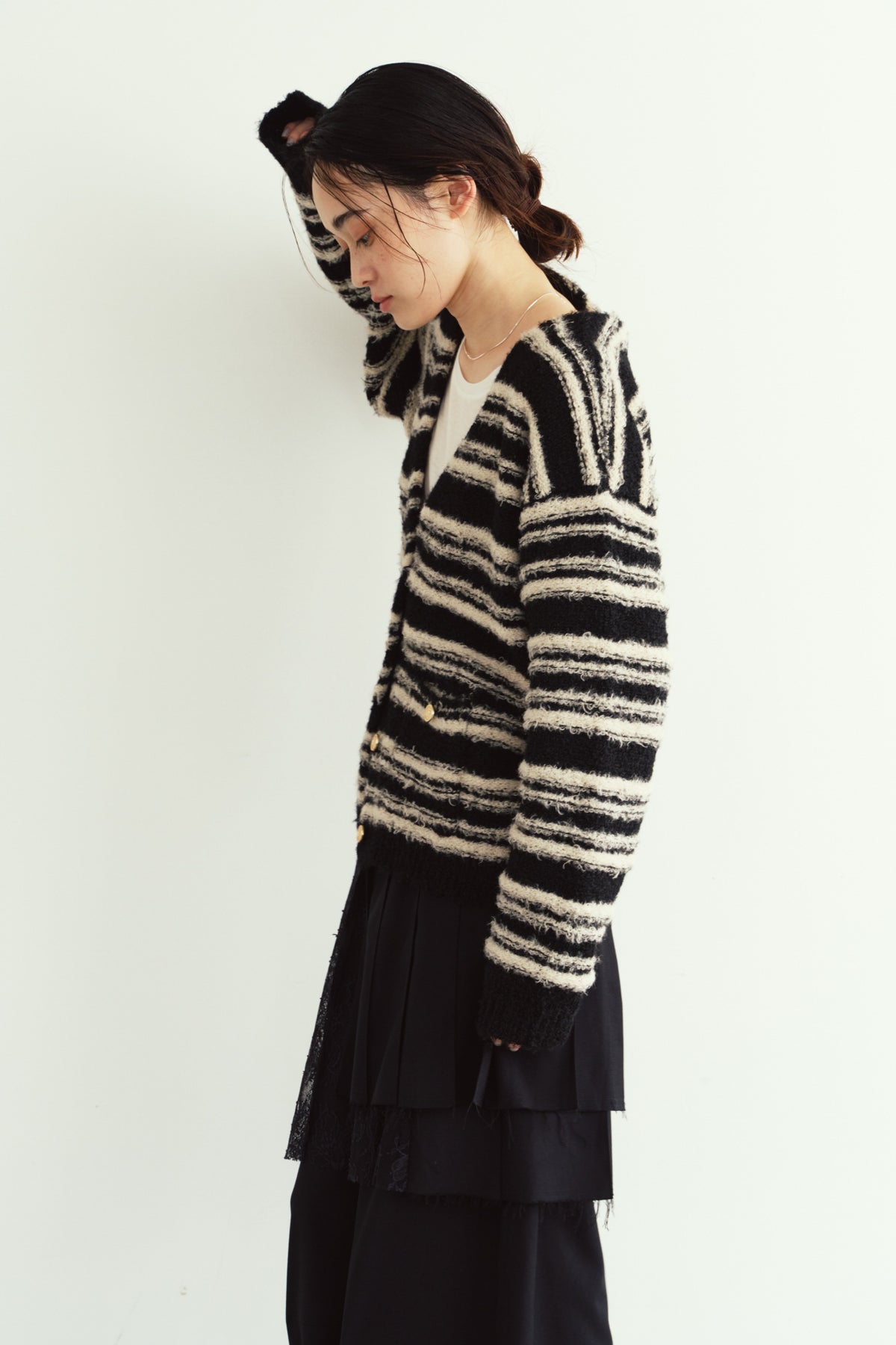 gold button trad cardigan/black