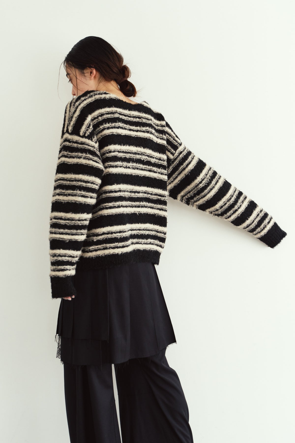 gold button trad cardigan/black