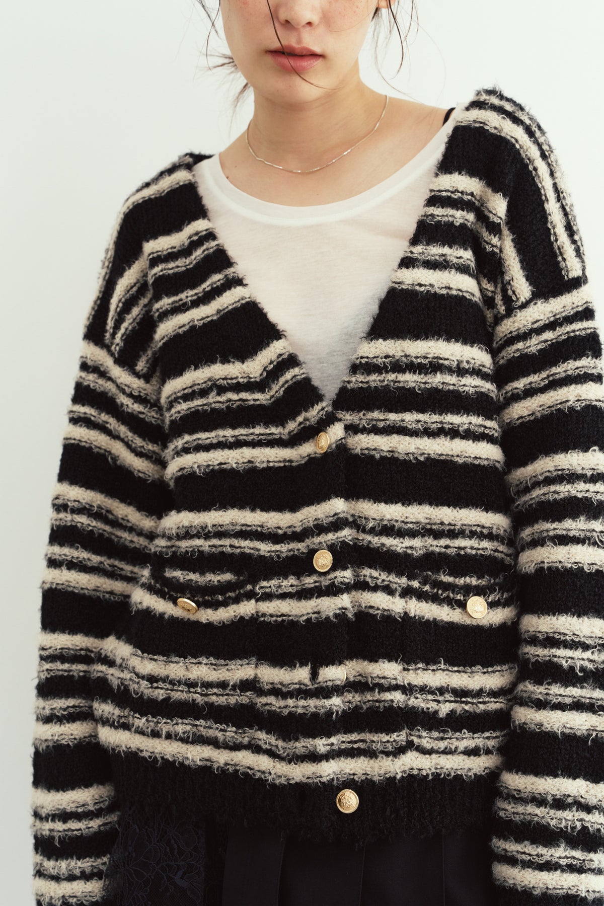 gold button trad cardigan/black