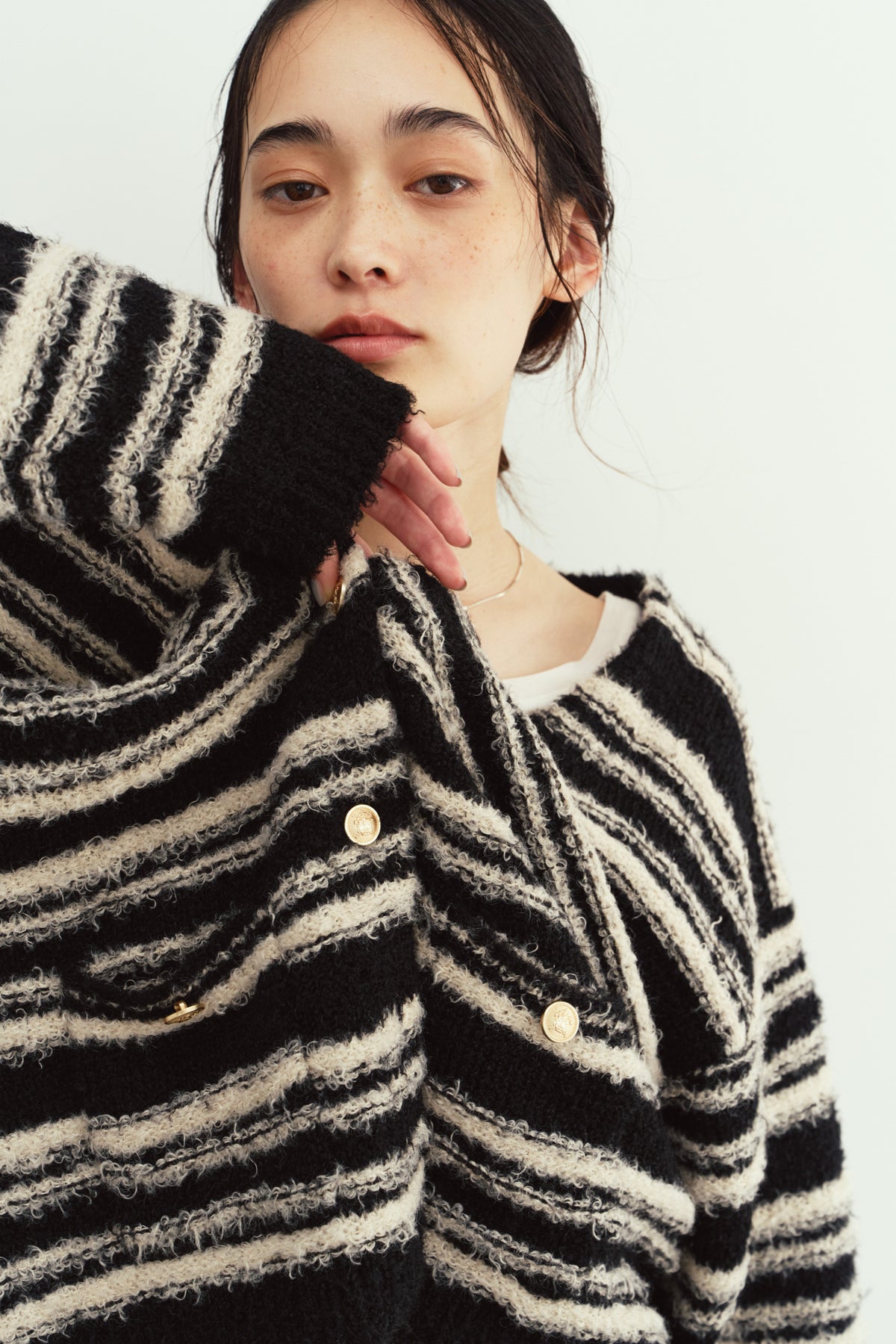 gold button trad cardigan/black