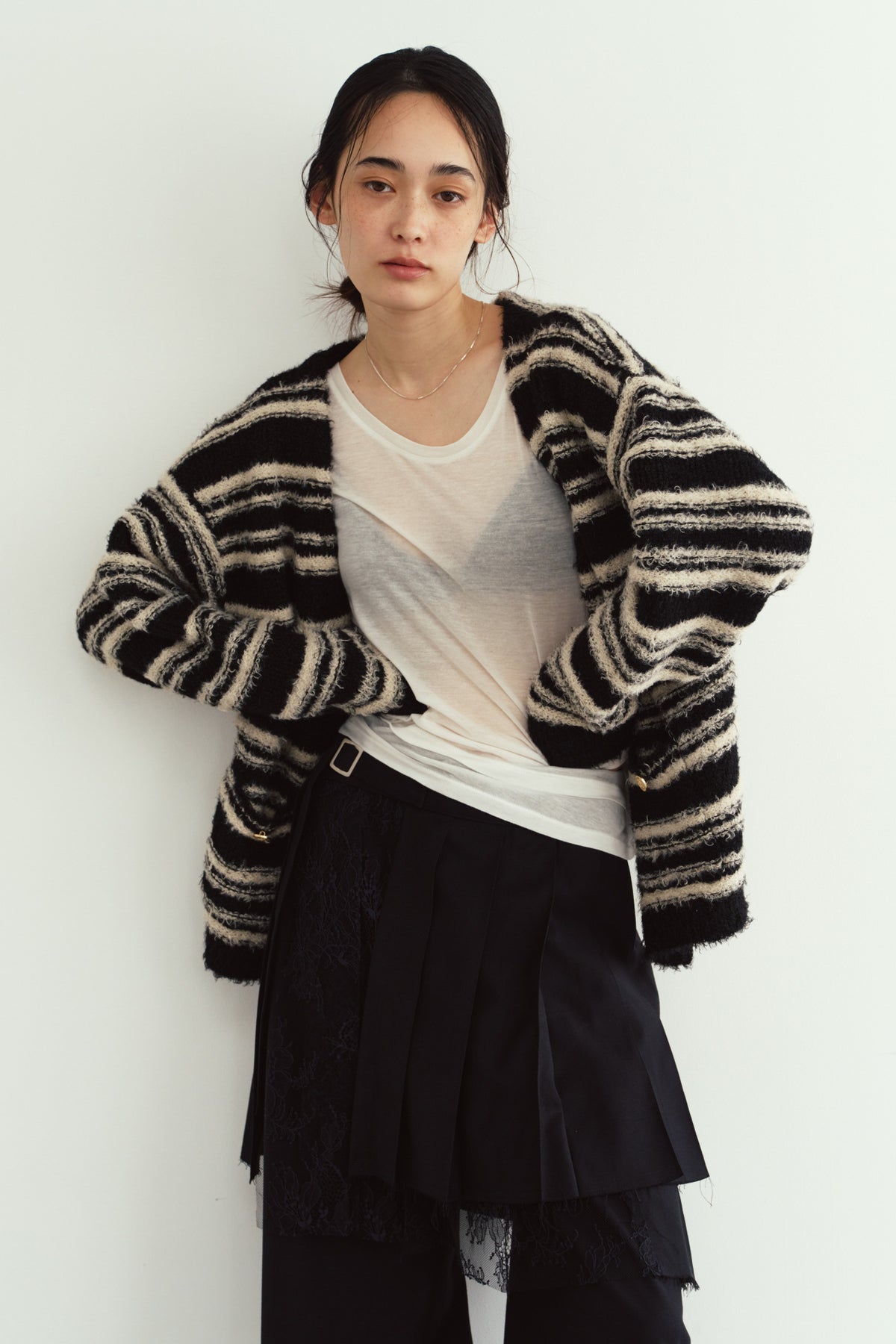 gold button trad cardigan/black
