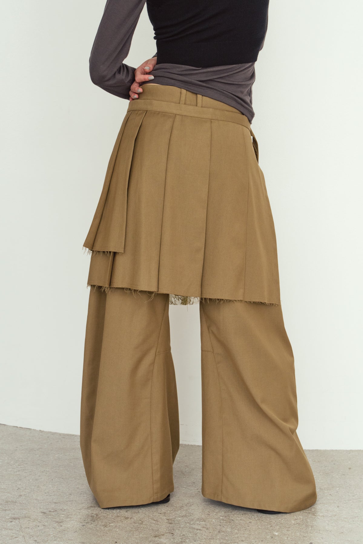 pleated skirt pants/beige