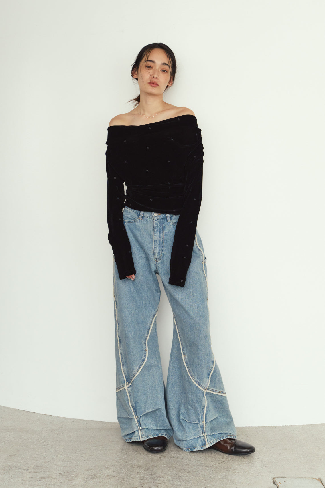 off shoulder velour top/black