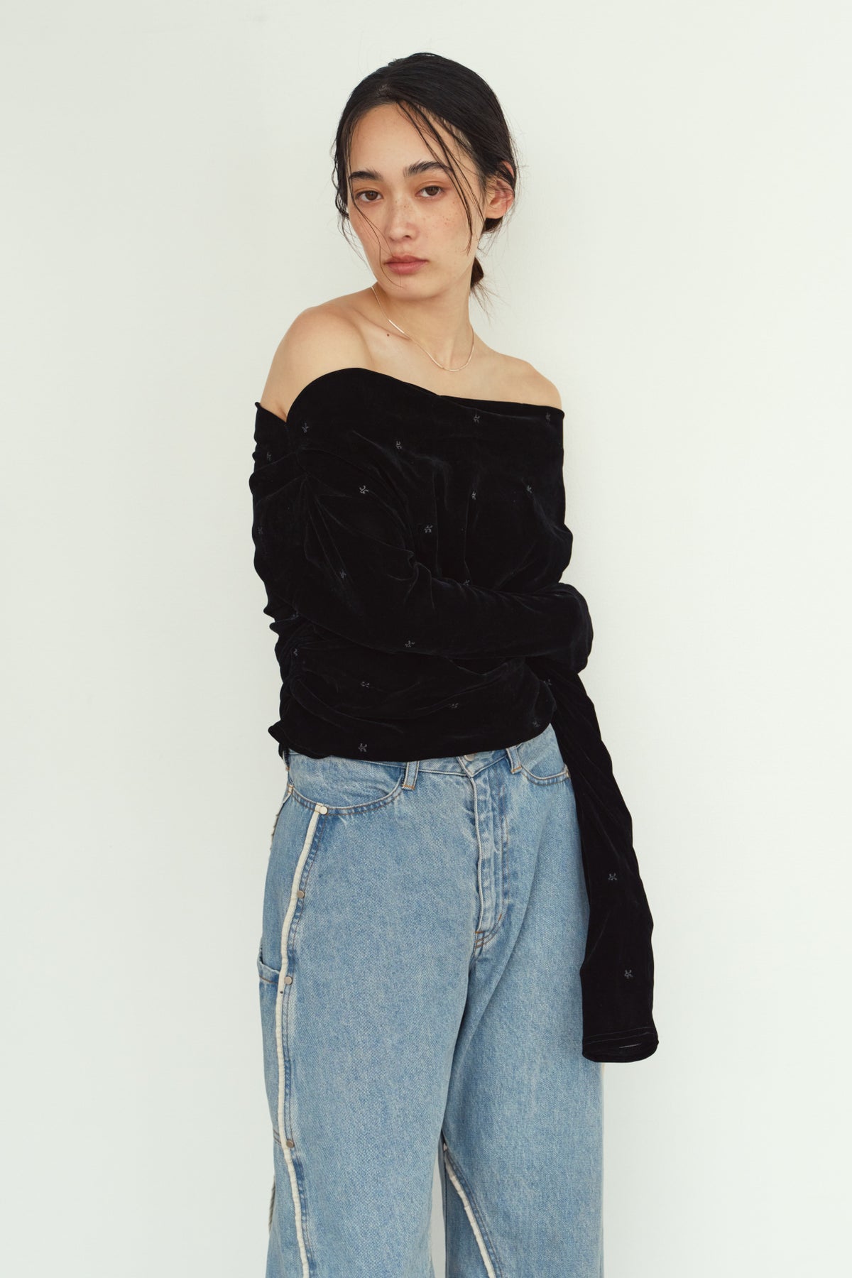 off shoulder velour top/black