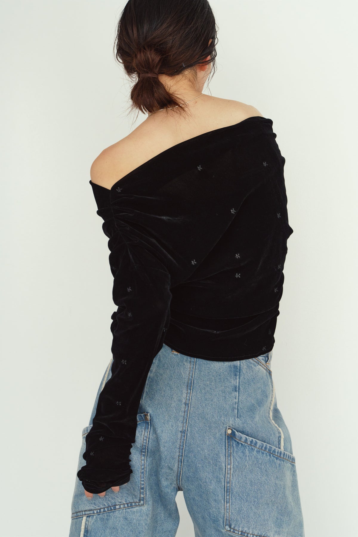 off shoulder velour top/black