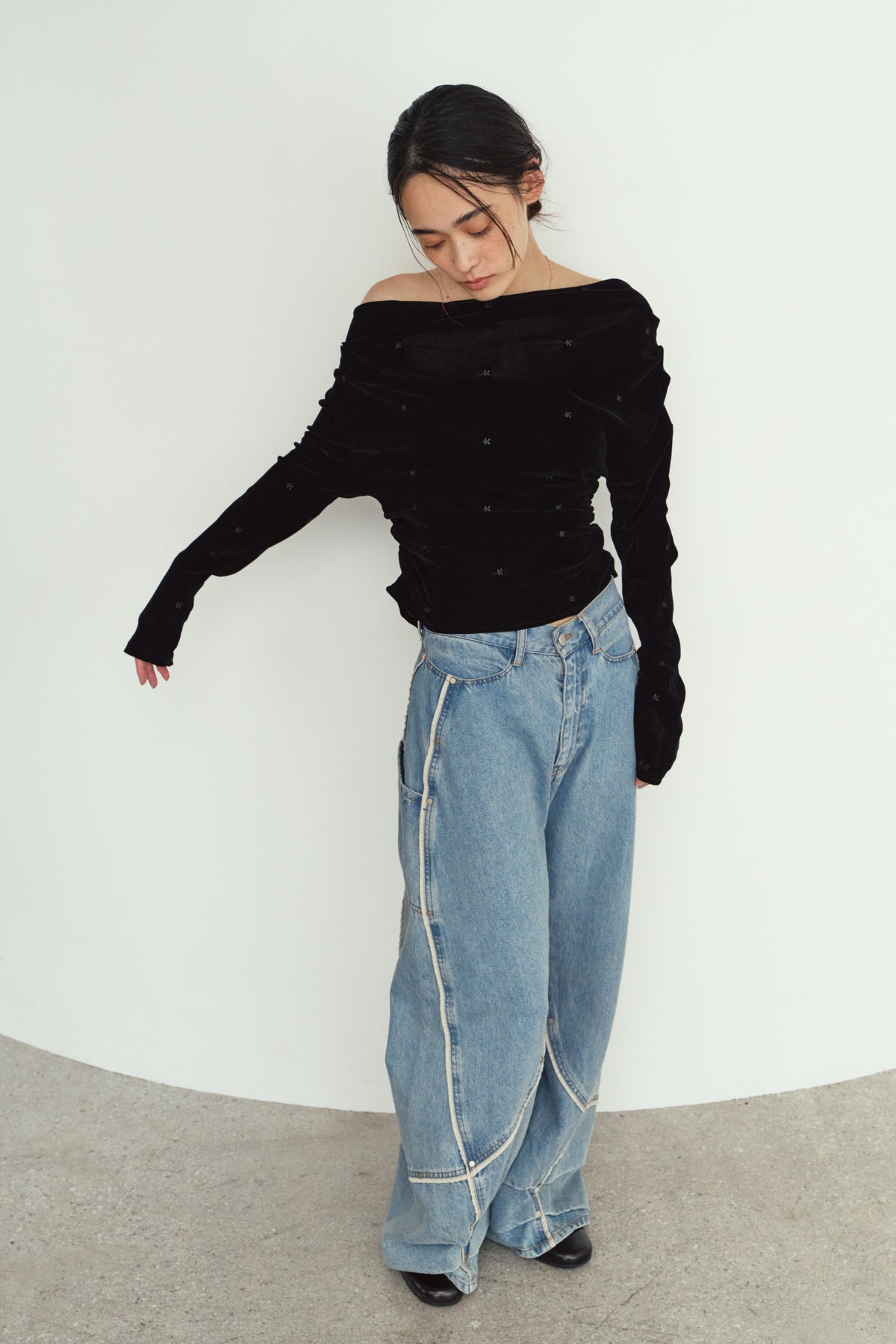 off shoulder velour top/black