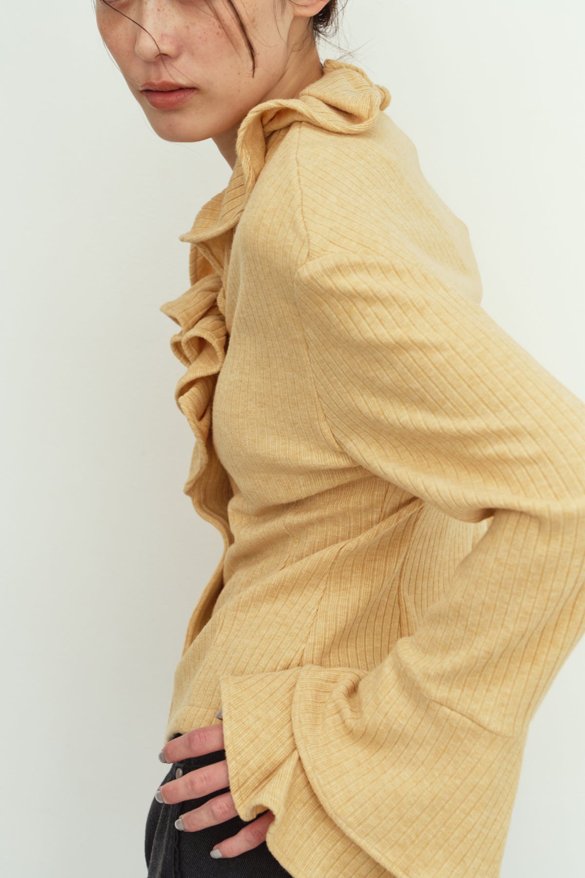 drop shoulder frill knit/yellow