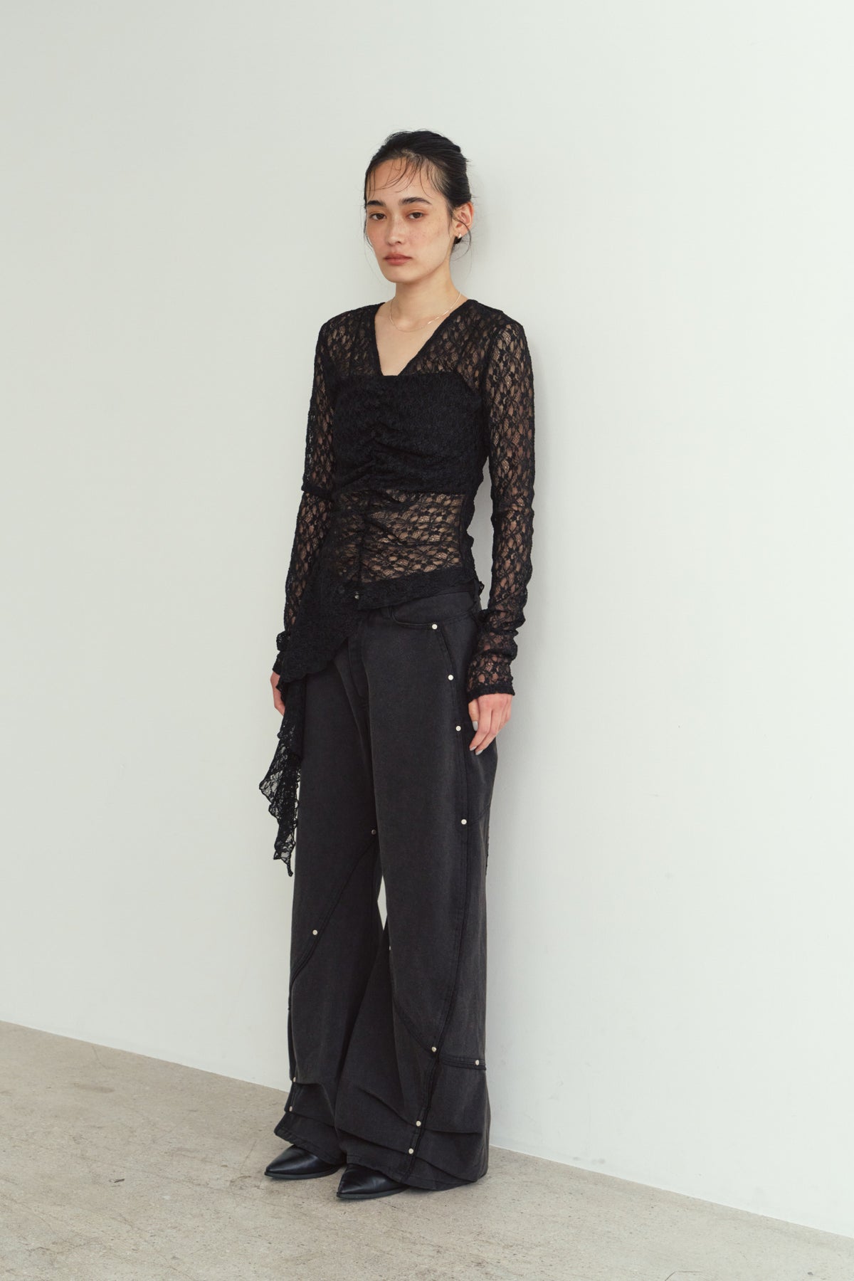 lace gathered top/black