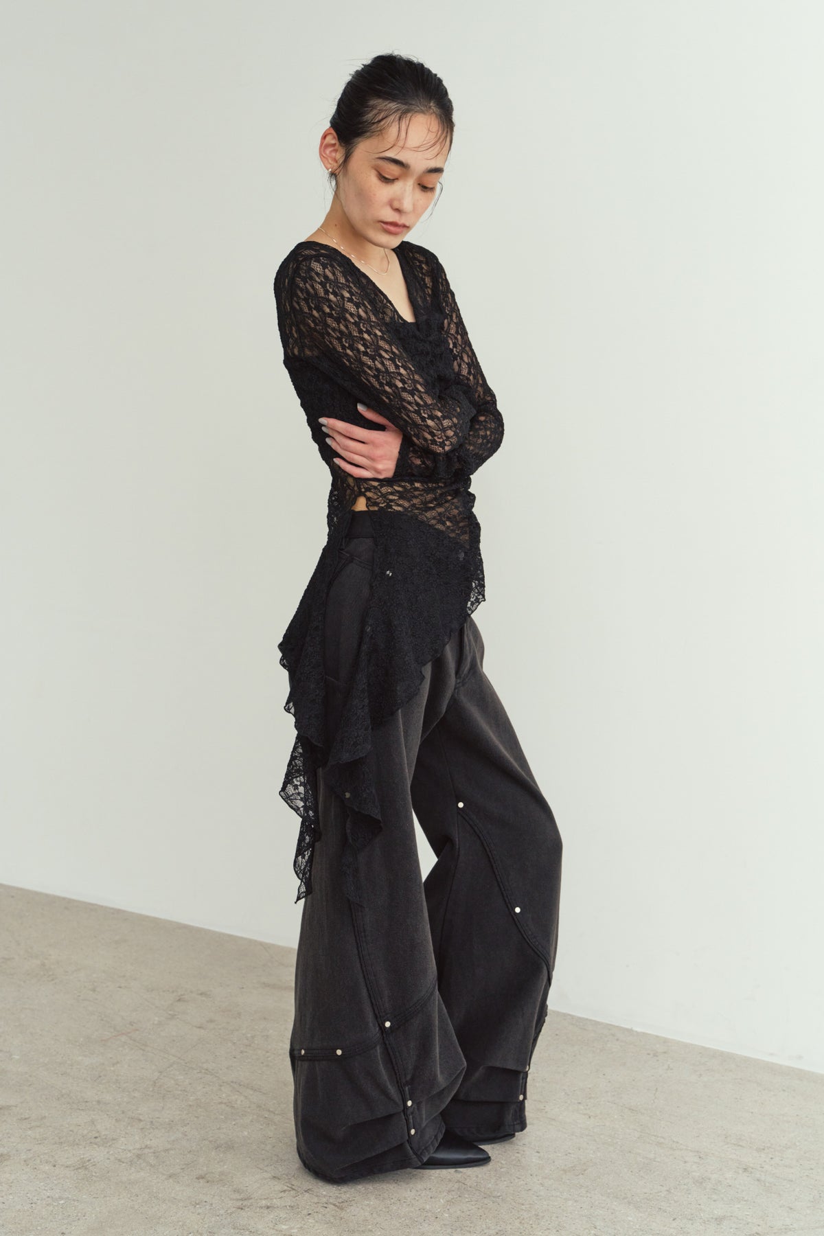 lace gathered top/black