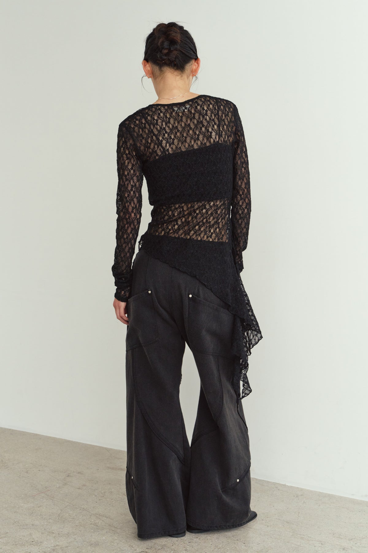 lace gathered top/black