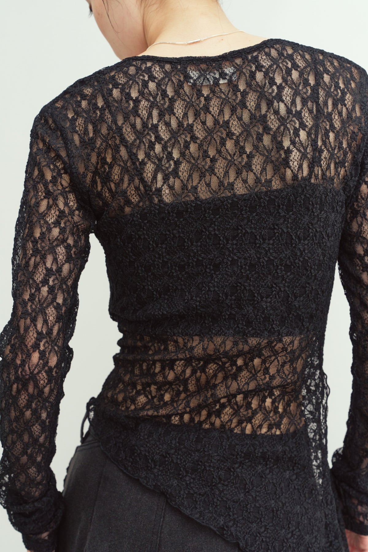 lace gathered top/black