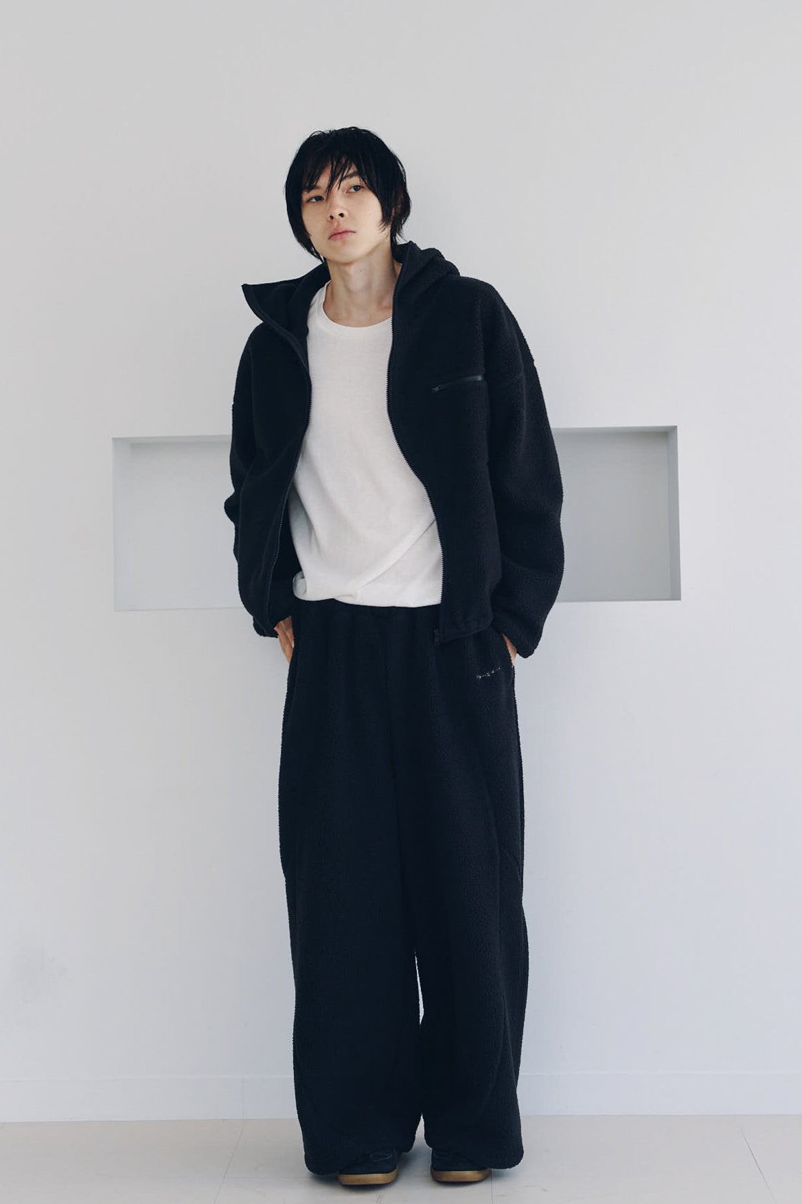 curved zip boa hoodie(unisex)/black