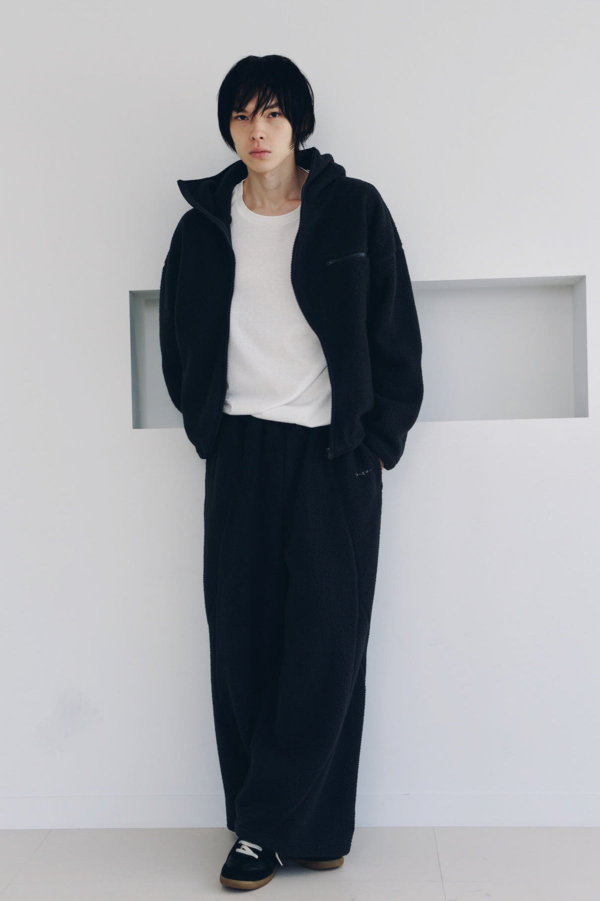 curved zip boa hoodie(unisex)/black