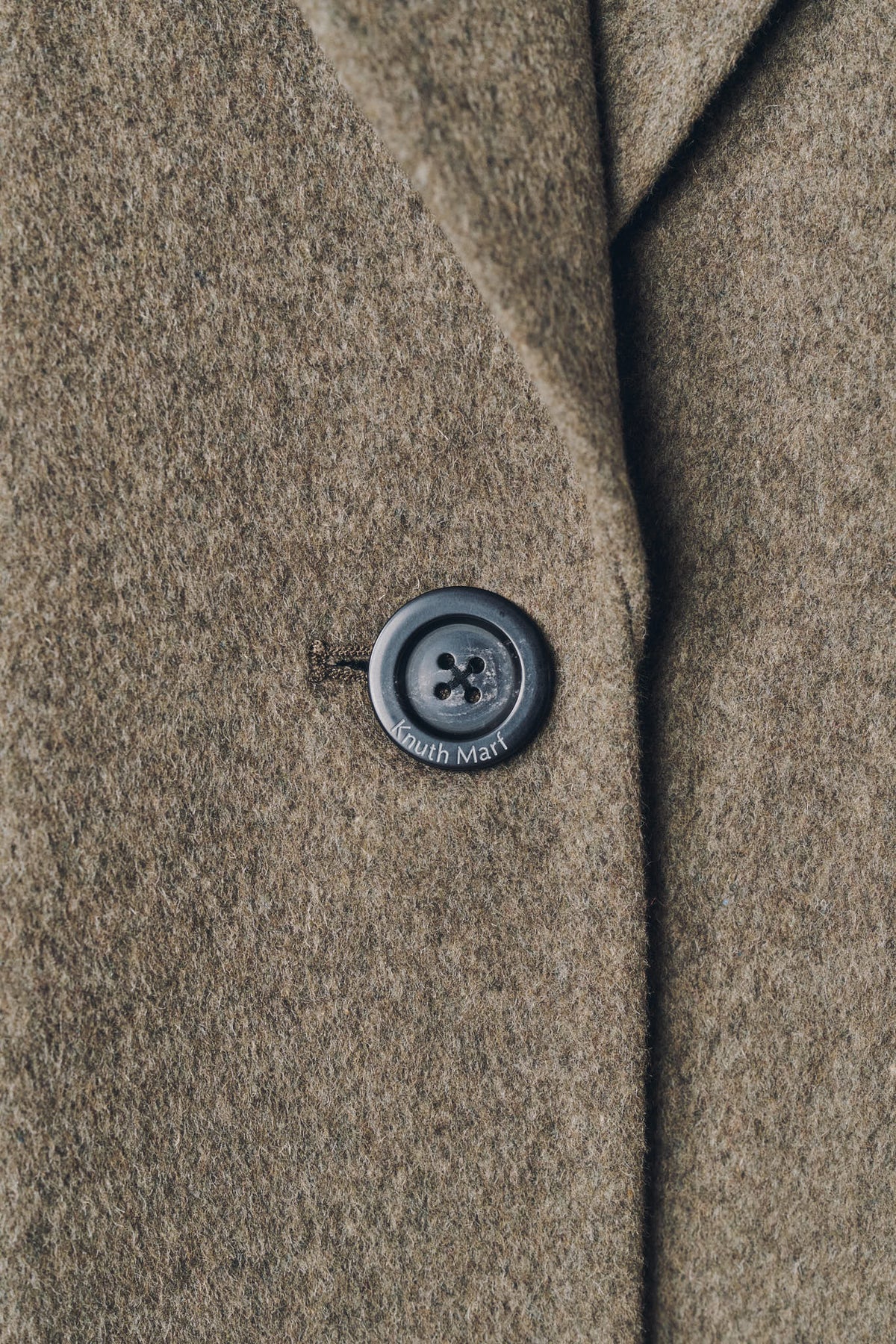 single-breasted long coat/beige