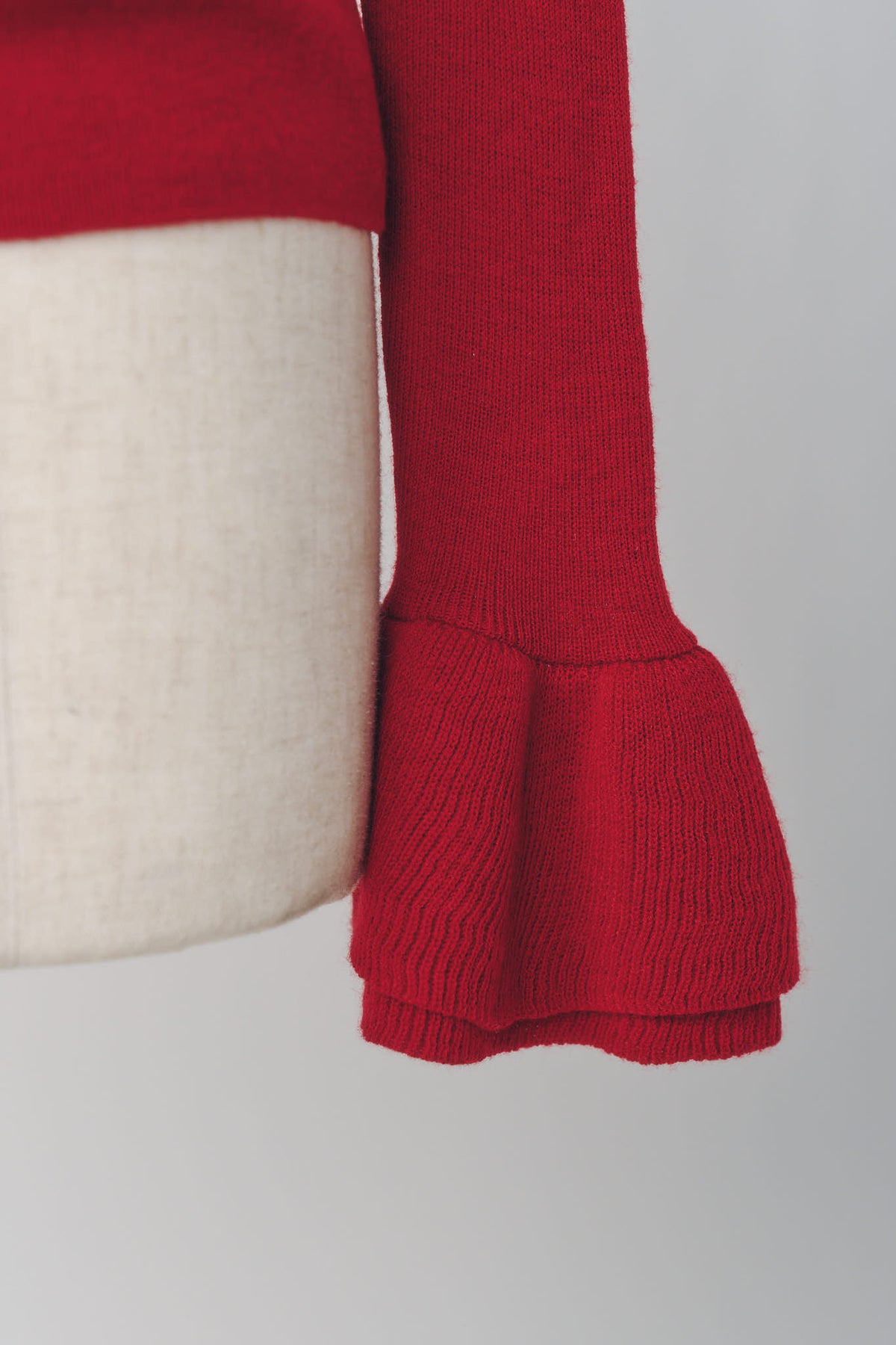 frill high neck knit/red
