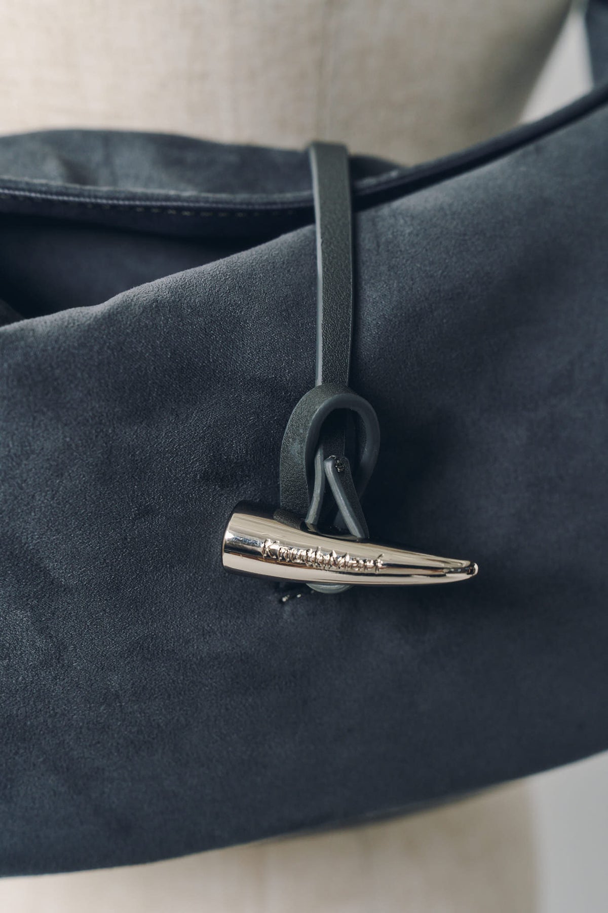 toggle suede bag/2color
