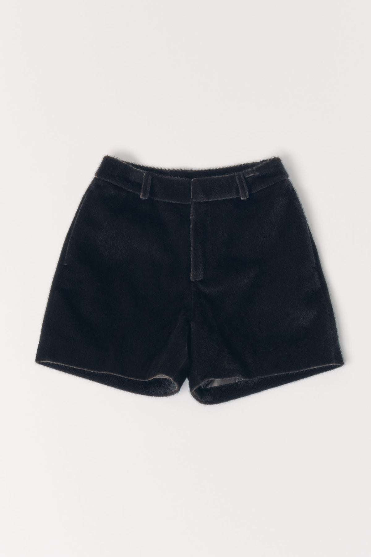 pony-like short pants/darkbrown