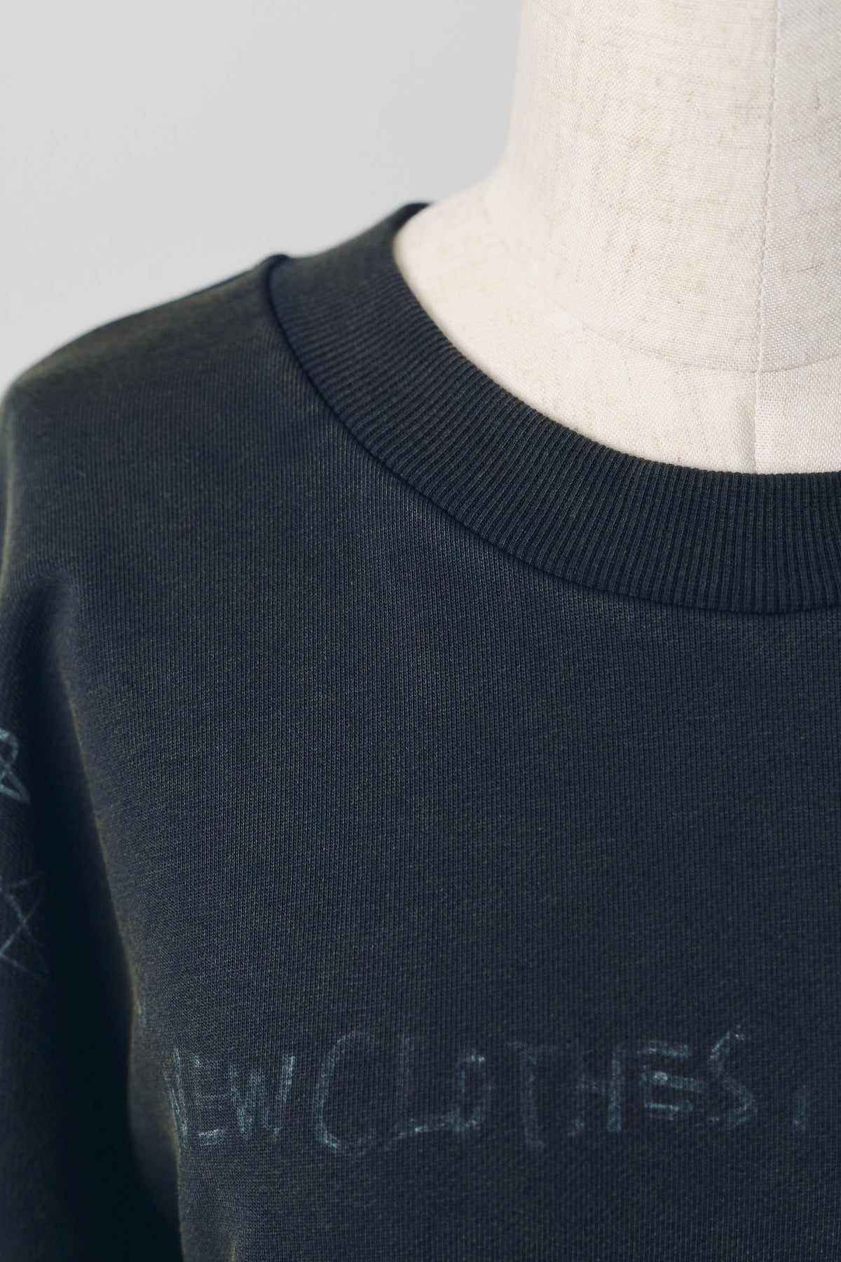 message sweatshirt(unisex)/charcoal