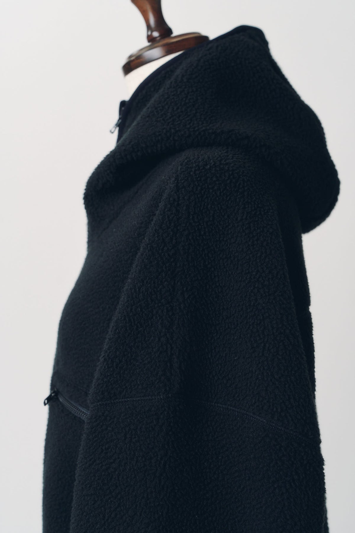 curved zip boa hoodie(unisex)/black