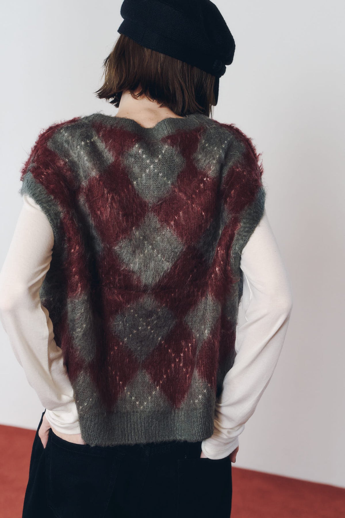 argyle knit vest/red