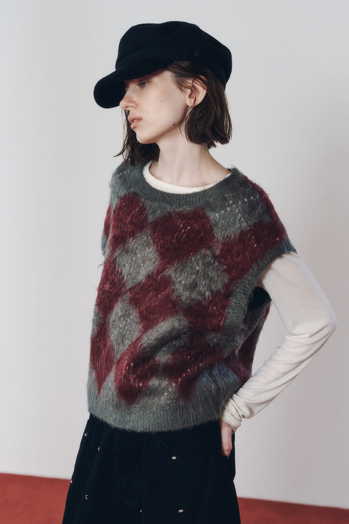 argyle knit vest/red