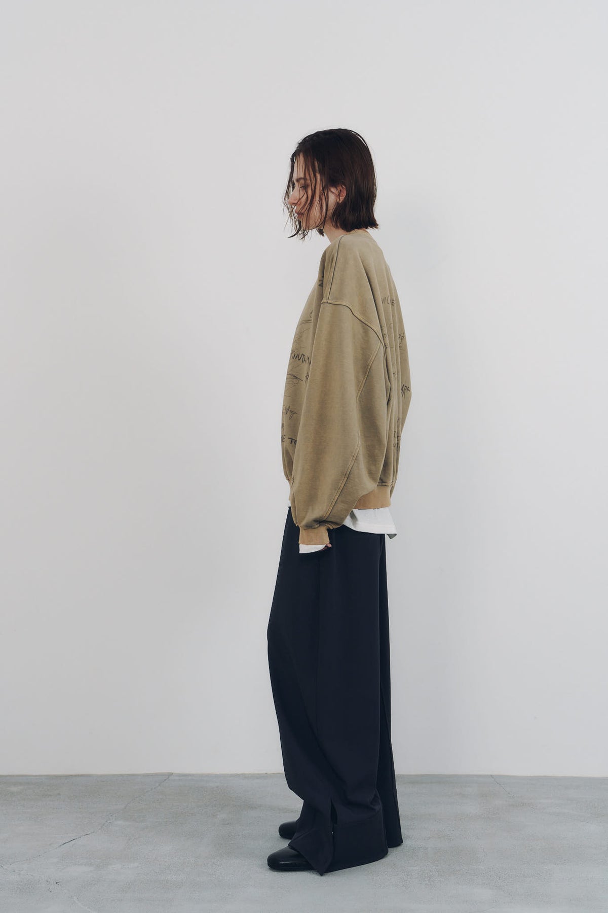 message sweatshirt(unisex)/beige