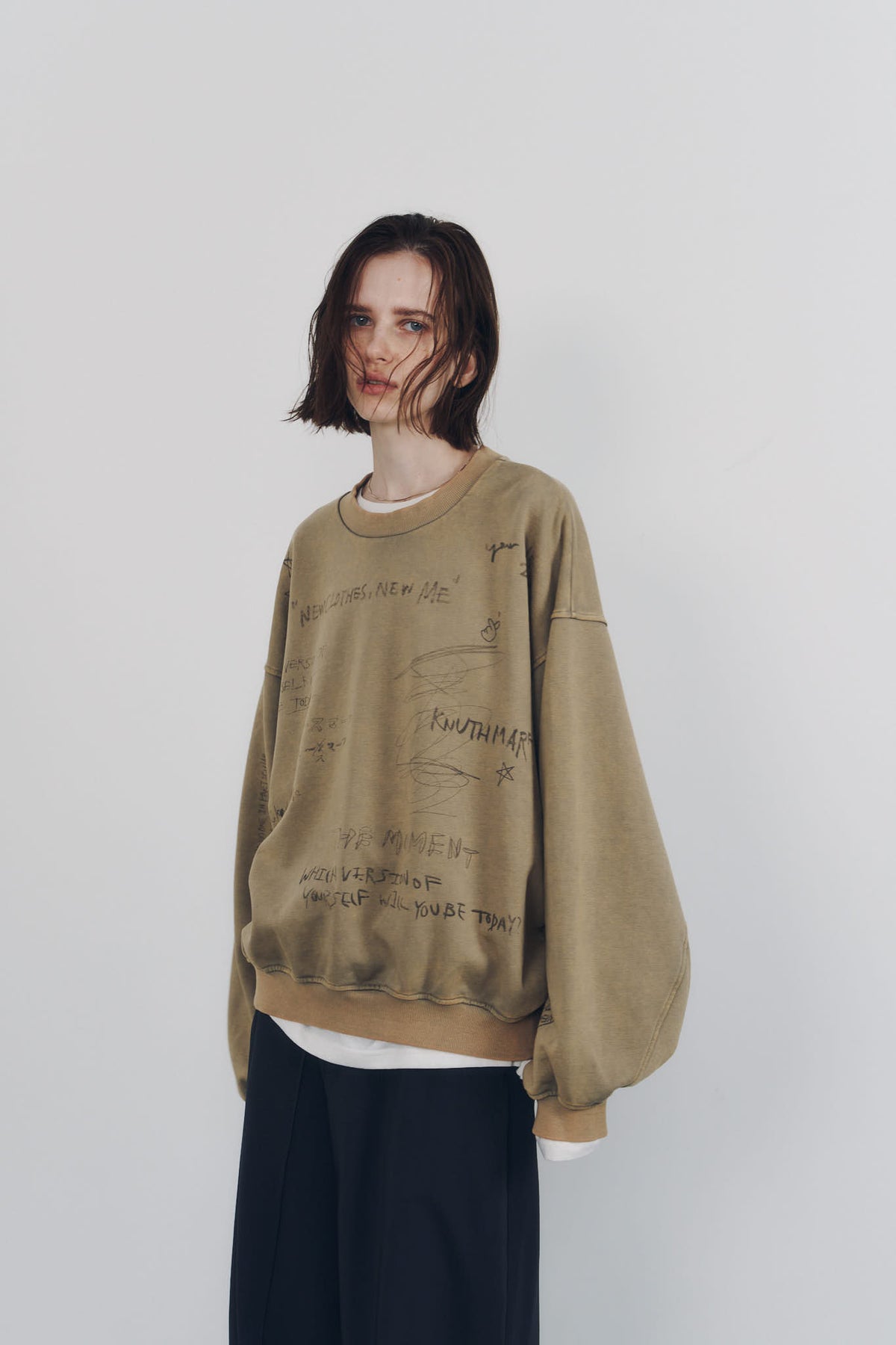 message sweatshirt(unisex)/beige