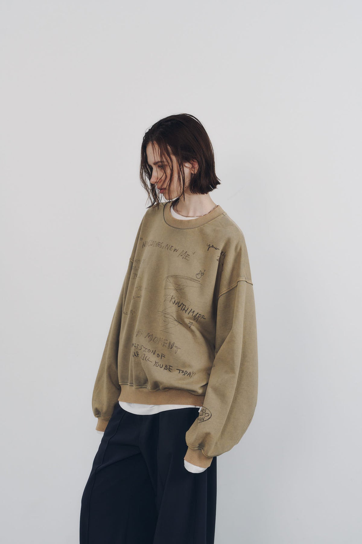 message sweatshirt(unisex)/beige