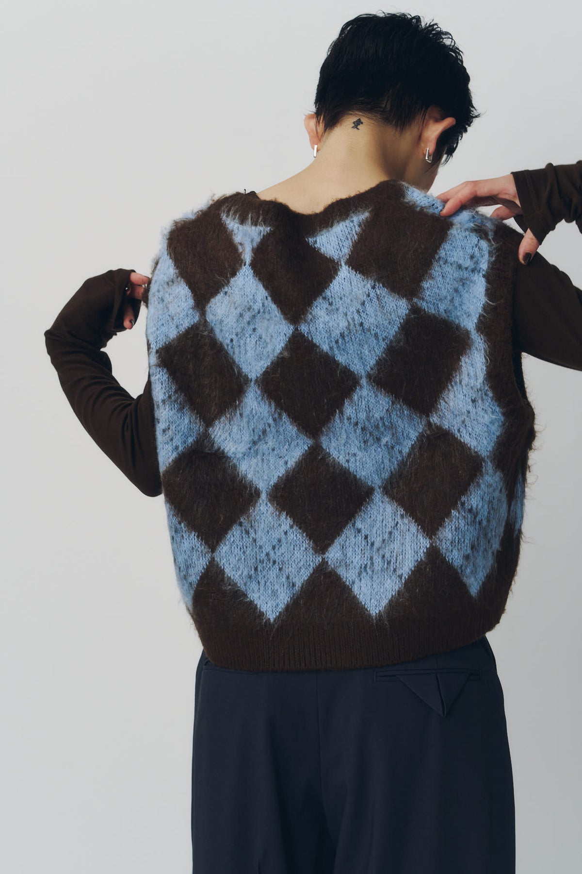argyle knit vest/brown