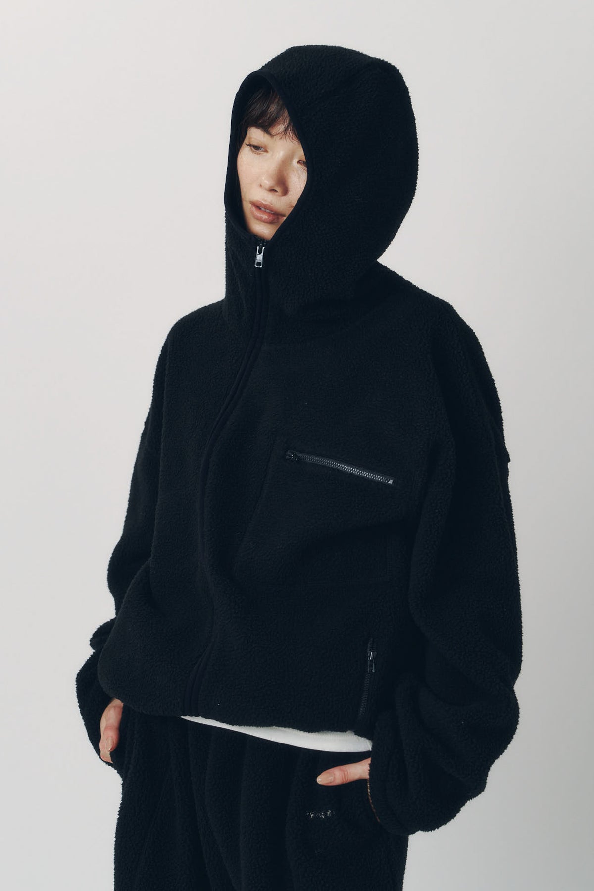 curved zip boa hoodie(unisex)/black