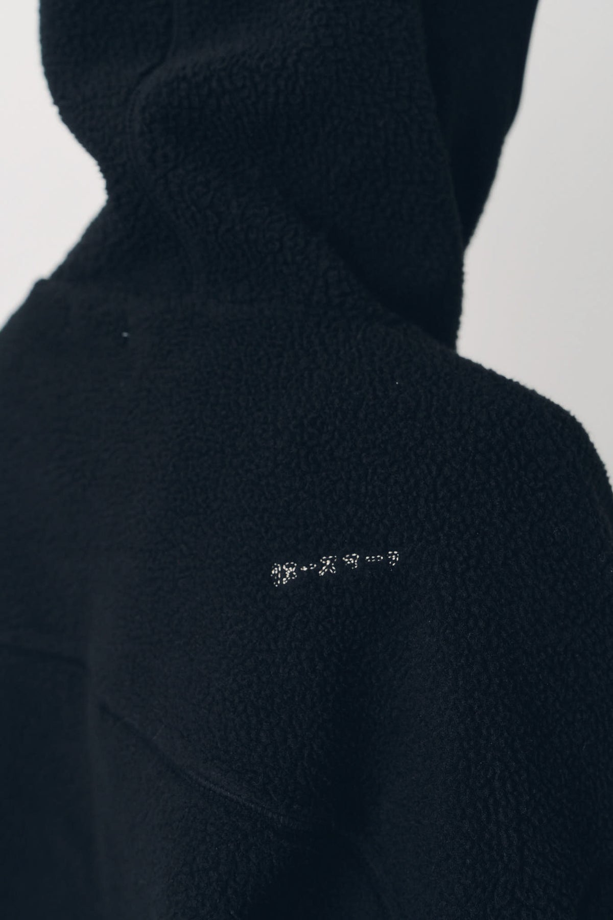 curved zip boa hoodie(unisex)/black