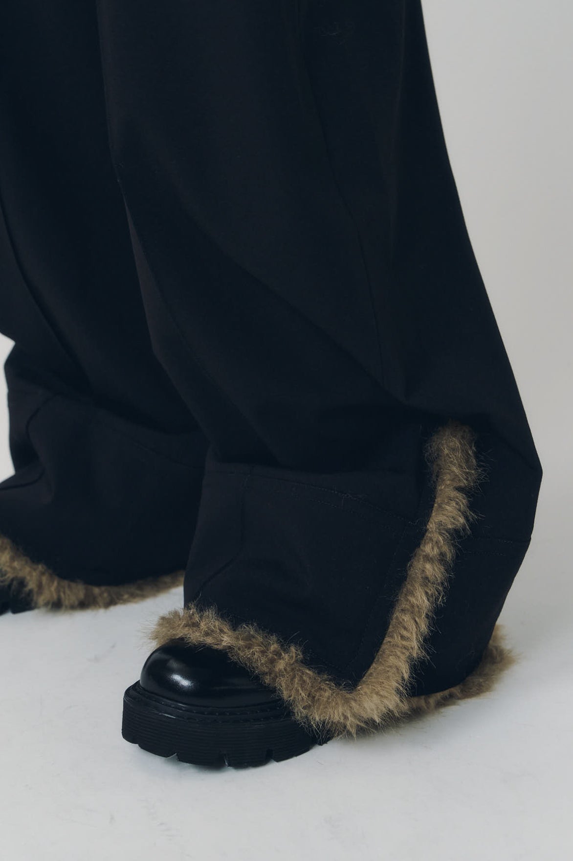 double hem fur trousers(unisex)/blackfur