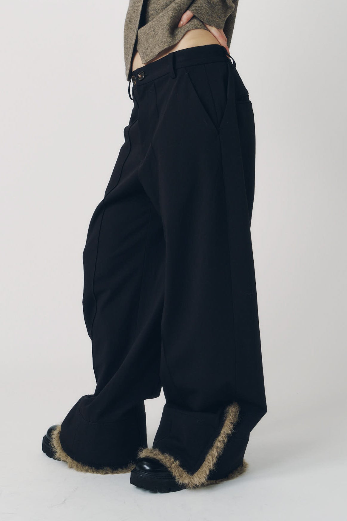 double hem fur trousers(unisex)/blackfur