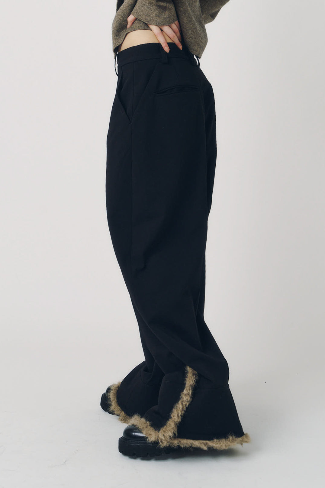 double hem fur trousers(unisex)/blackfur