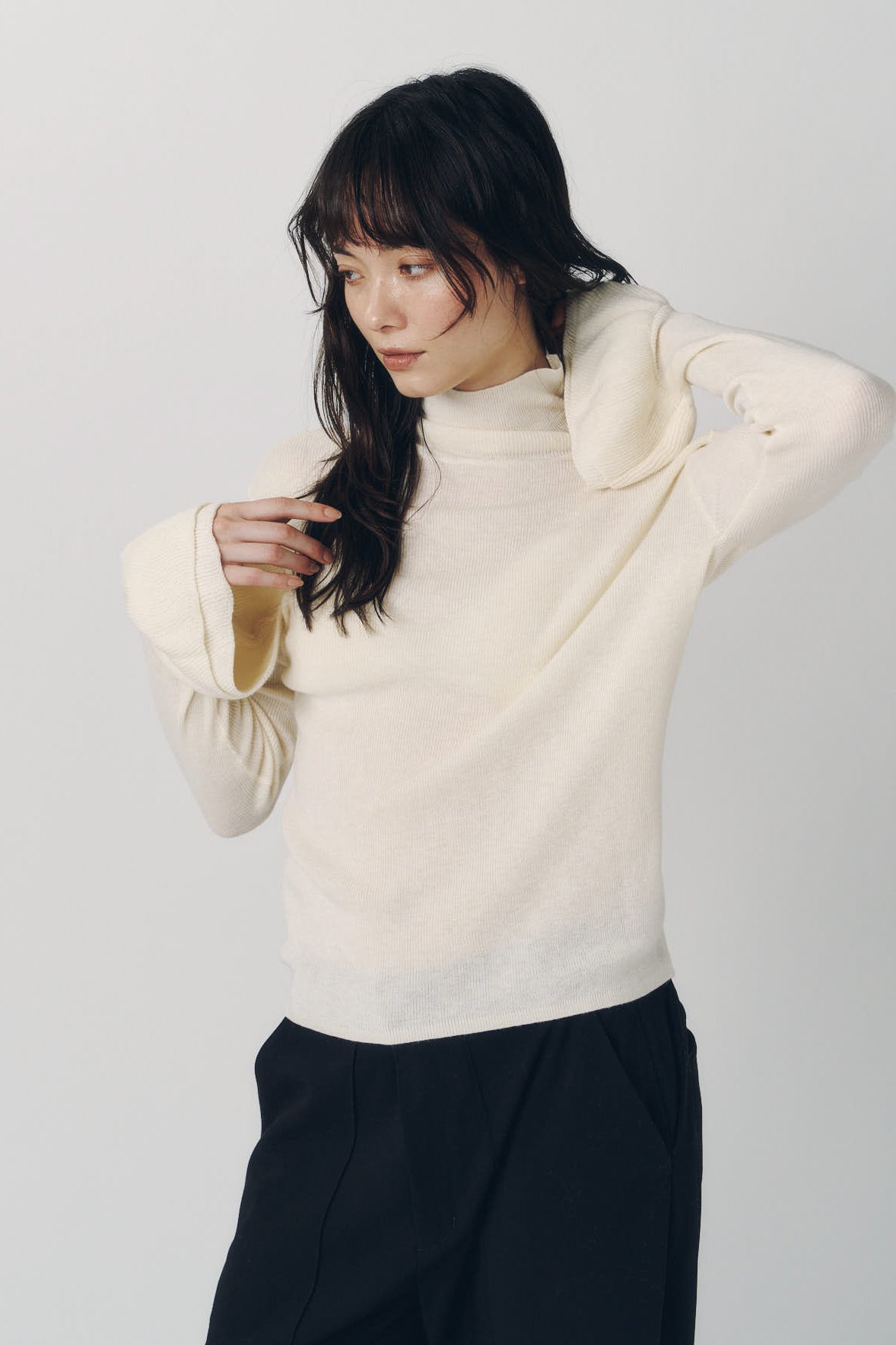 frill high neck knit/ivory