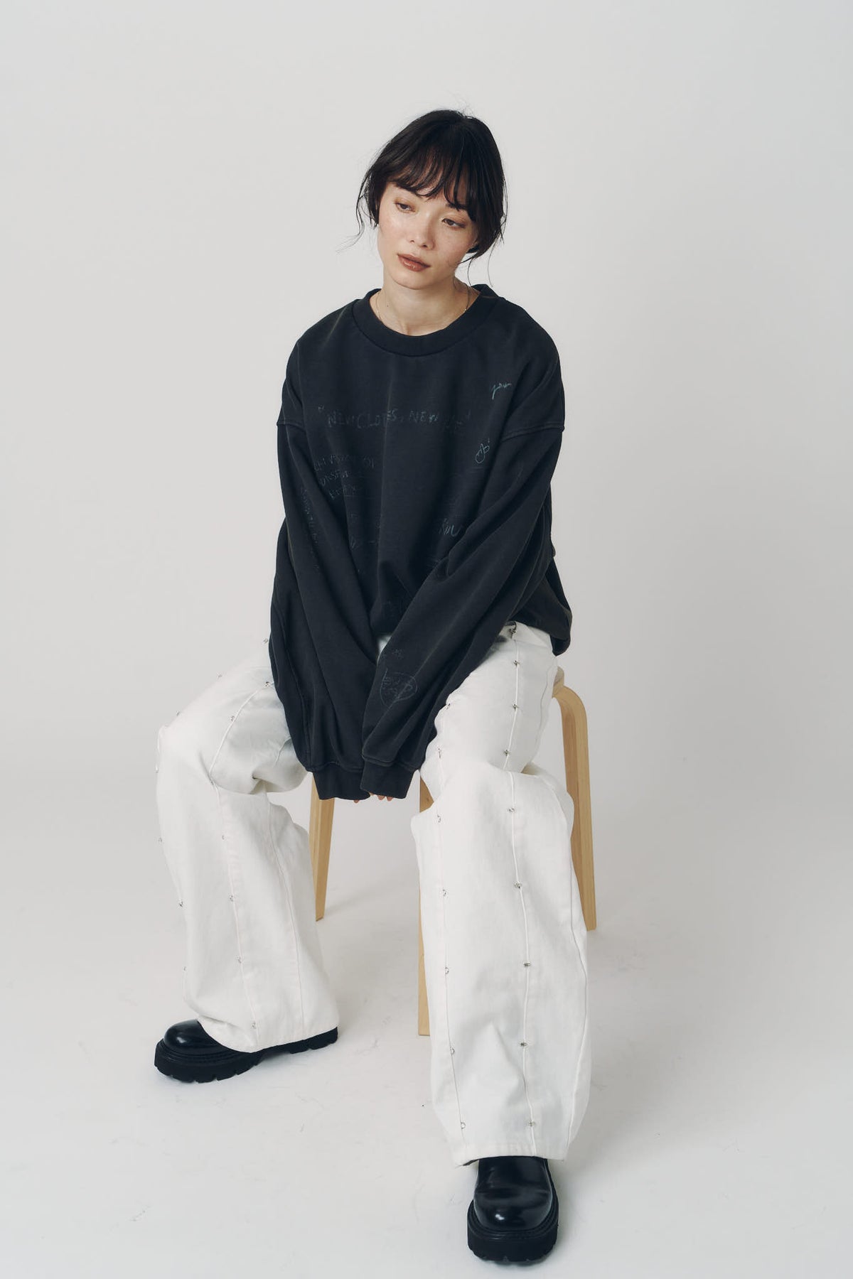 message sweatshirt(unisex)/charcoal