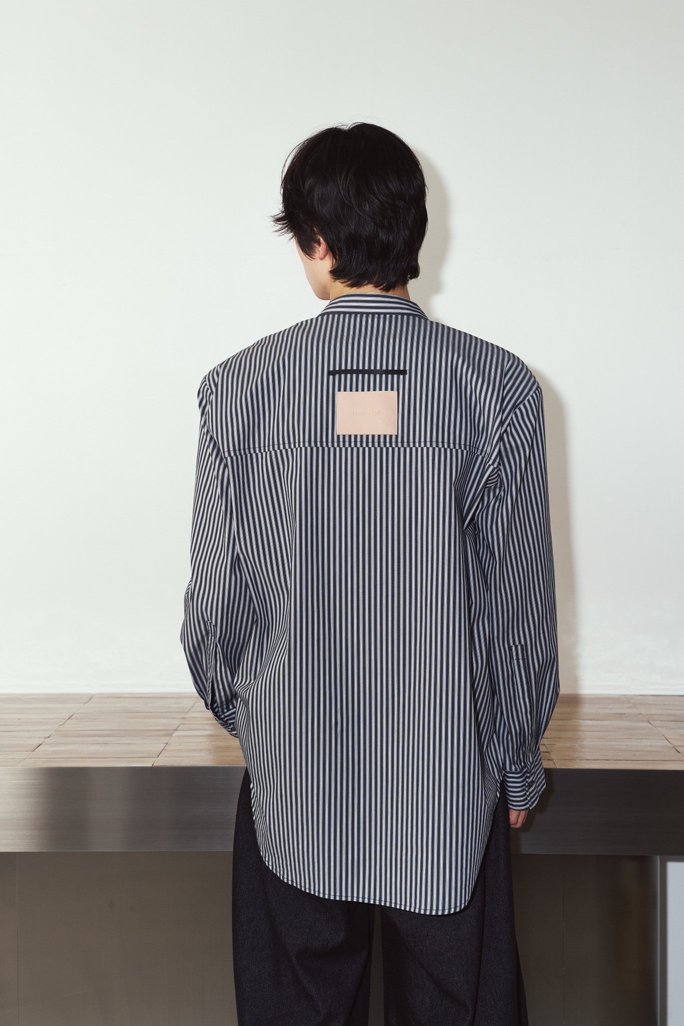 label over shirt(unisex)/black