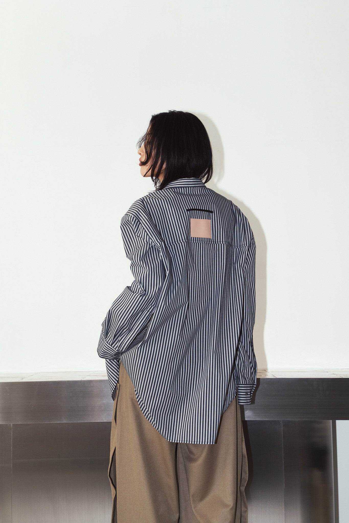 label over shirt(unisex)/black