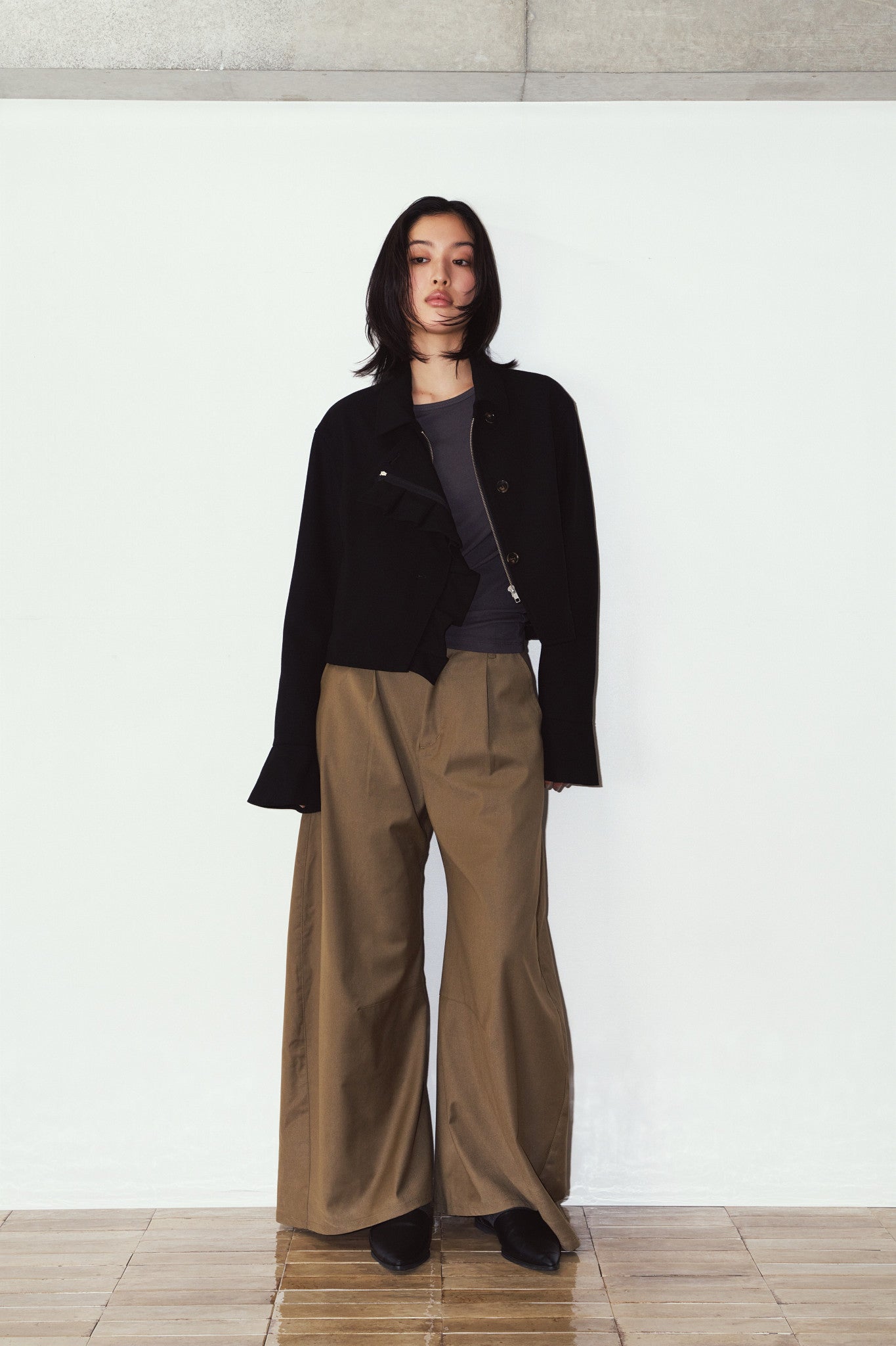 2way cropped frill jacket/black