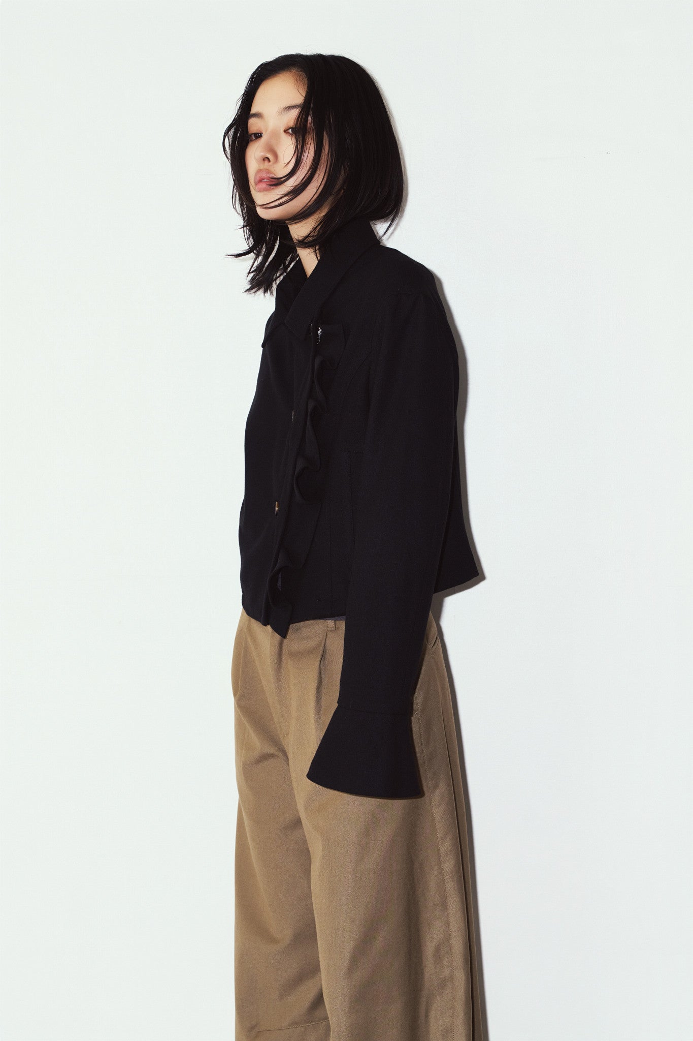 2way cropped frill jacket/black