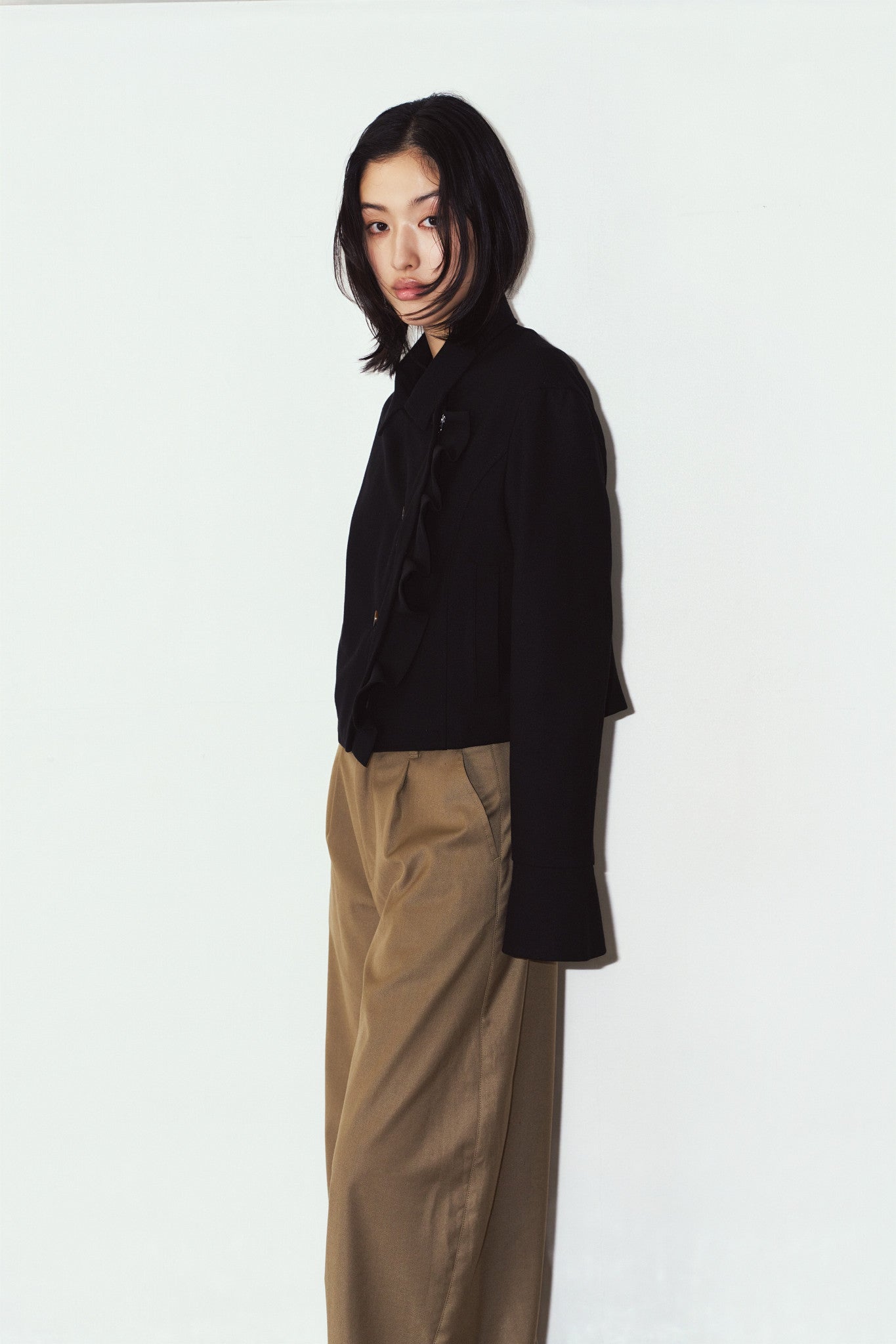 2way cropped frill jacket/black