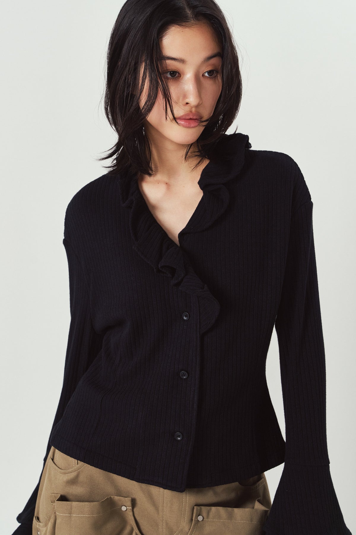 drop shoulder frill knit/black