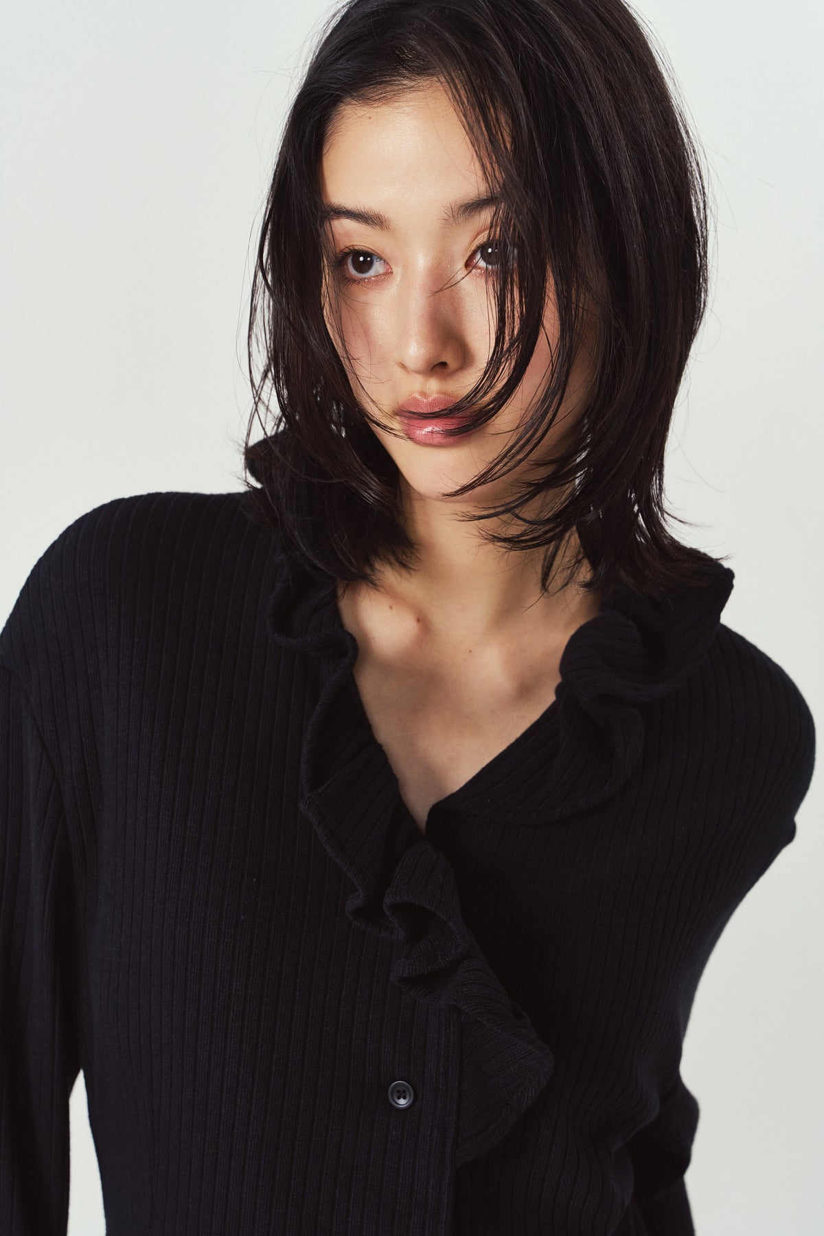 drop shoulder frill knit/black