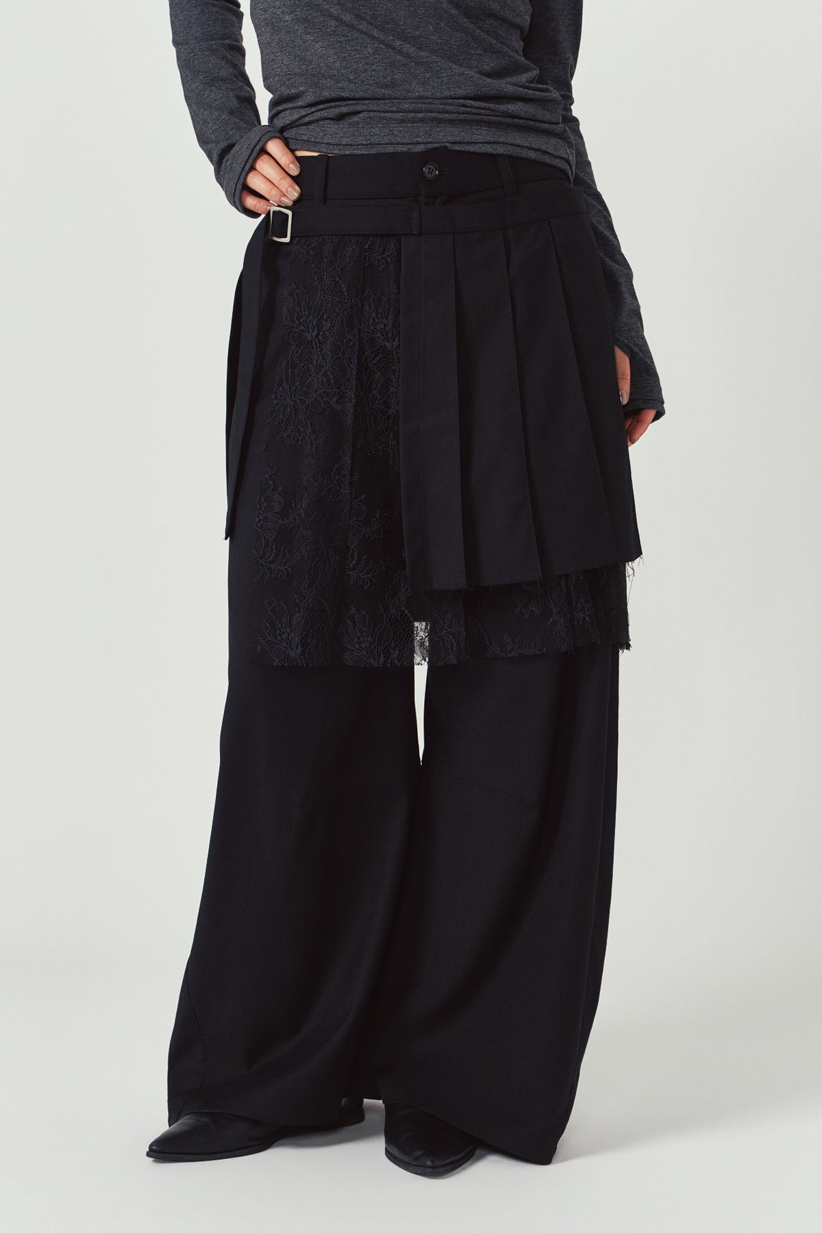 pleated skirt pants/black