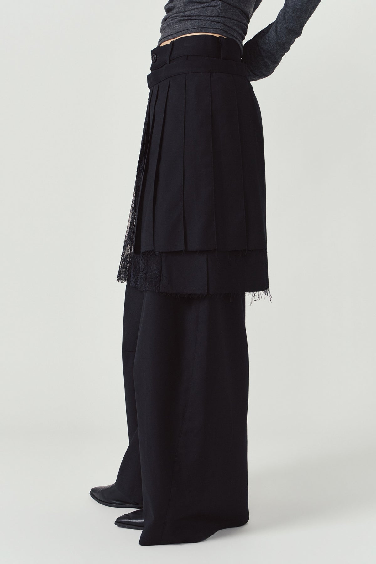 pleated skirt pants/black
